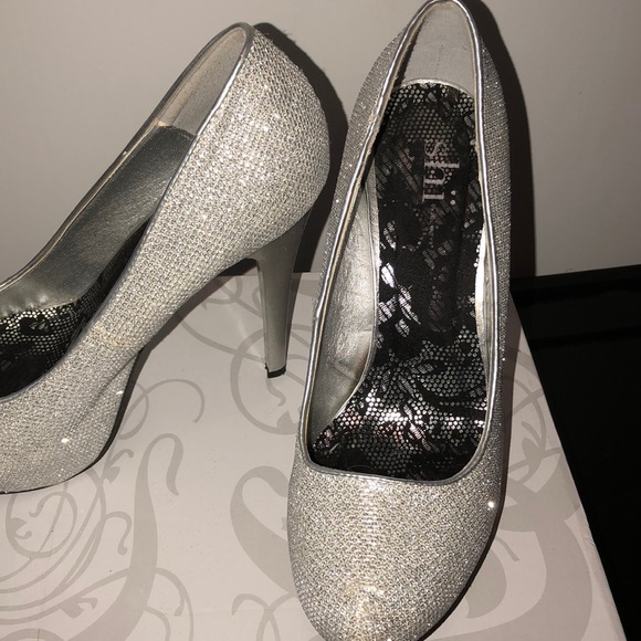 Shi Light Silver Sparkly Heel - Picture 2 of 3
